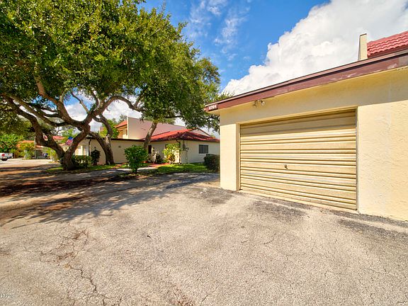 3rd image of 8764 Cocoa Ct