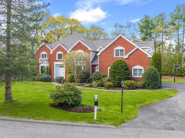 14 Moccasin Path, Natick, MA 01760