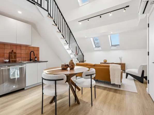 328 Pacific Avenue image 10 of 85