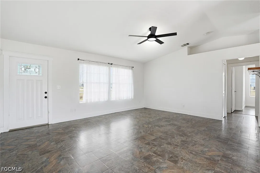 3 bed, 2.0 bath, 1116 sqft, $1,850 — Photo 3