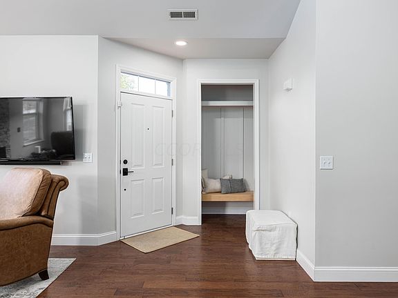 2nd image of 6183 Stonewalk Ln