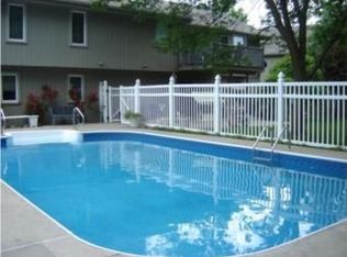 5604 NW Flintridge Ct, Kansas City, MO 64151