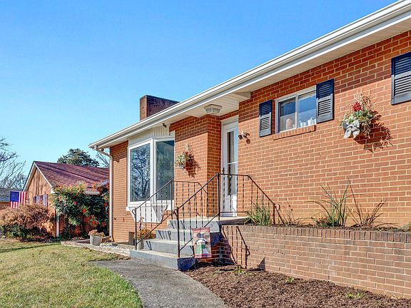 4th image of 2648 Jackson Dr