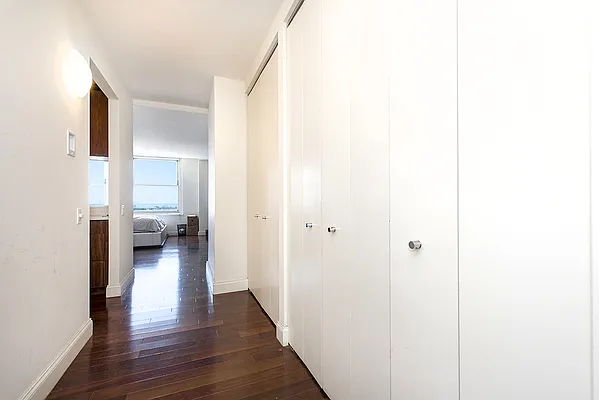 Rented by R New York | media 4