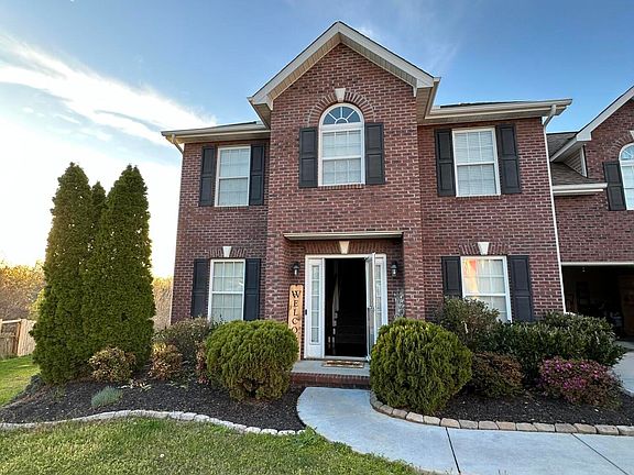 2nd image of 8901 Chesney Oaks Ln