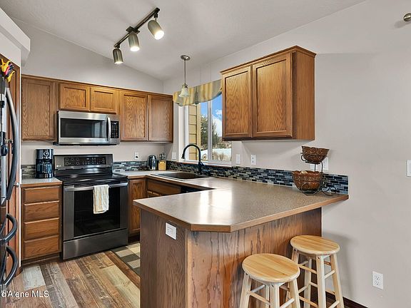 3rd image of 2118 N Teanaway Dr
