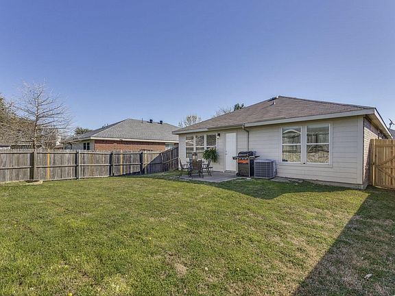 4th image of 2821 Cliffview Dr