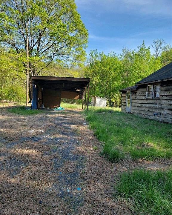 2nd image of 732 Friendly Rd