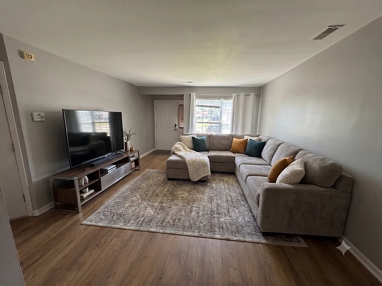 23 Park Side Dr — Photo 2