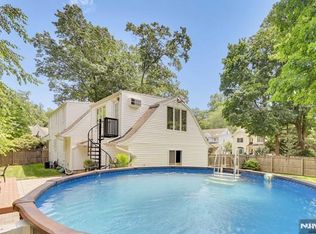 19 Ryerson Pl, Closter, NJ 07624