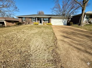 10071 Buffton Dr, Saint Louis, MO 63123