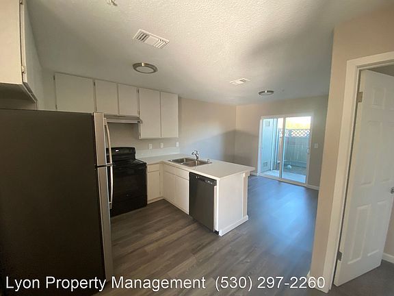 4th image of 16816 Antelope St #4