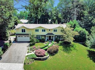187 Hemlock Rd, Manhasset, NY 11030