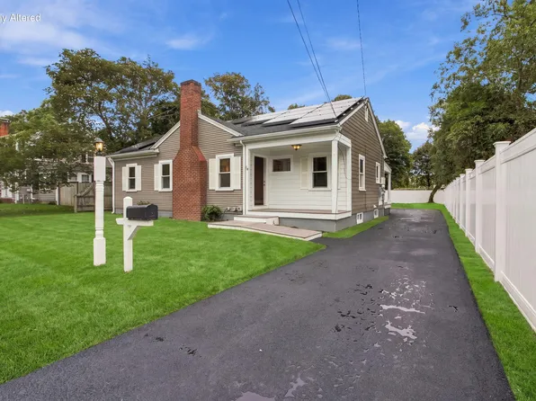 18 Murphy Road, Hyannis, MA 02601