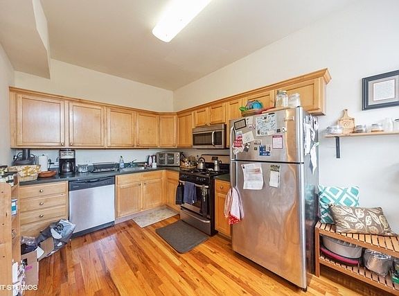 4th image of 3627 N Keeler Ave #2
