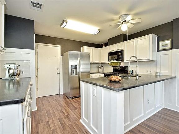 3rd image of 2104 Phlox Ct