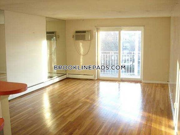 5th image of 50 Green St #2