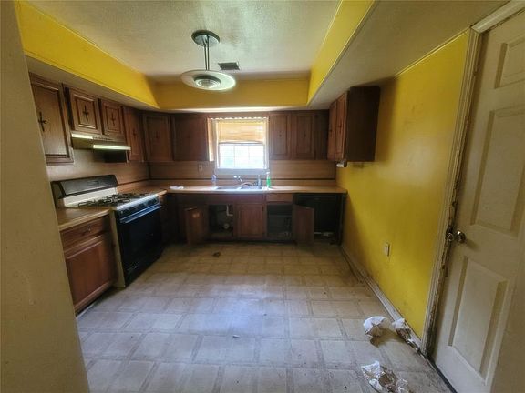 4th image of 3924 Meadowview Dr