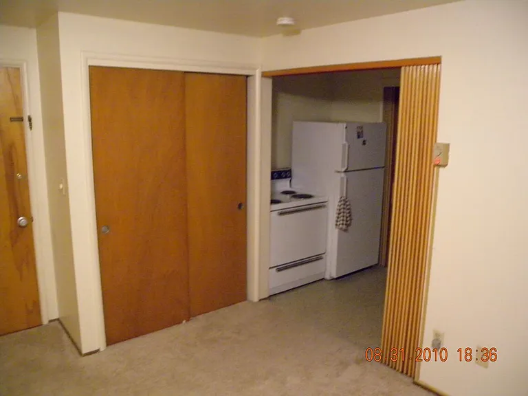 4615 Phinney Ave N #8 — Photo 3