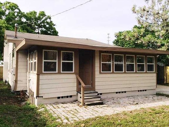 4th image of 8143 48th Ave N
