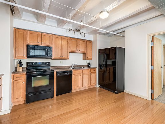 5th image of 1405 Pine St Unit 602
