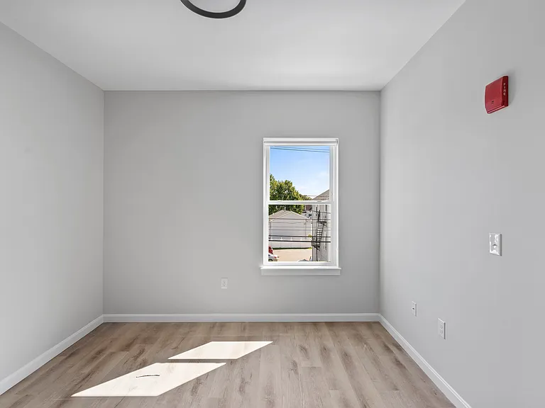 446 Waterman Avenue — Photo 13
