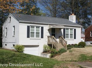 1277 Laughren Dr, Saint Louis, MO 63130
