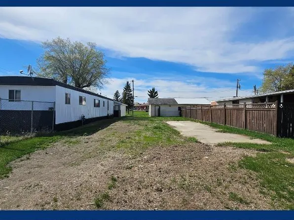 5708 50th St, Viking, AB T0B 4N0