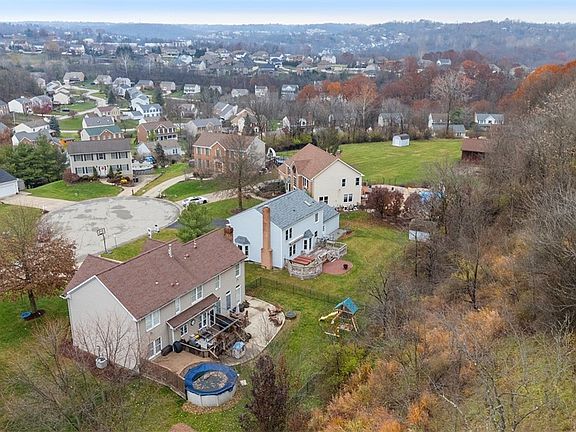 5th image of 1270 Barnstaple Dr