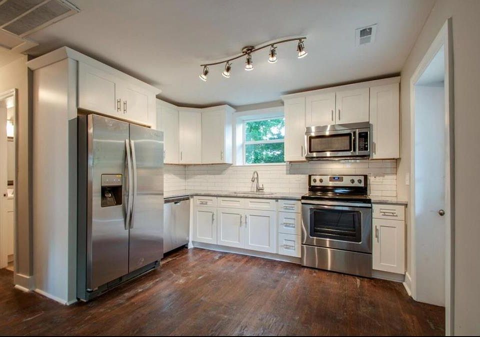 1st image of 2706 Brunswick Dr #B