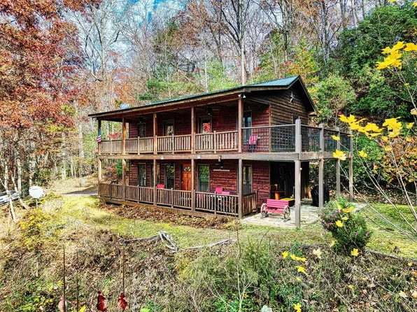 190 N Ruby Lake Dr, Hiawassee, GA 30546