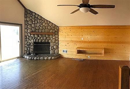 3rd image of 851 Sonoma Dr
