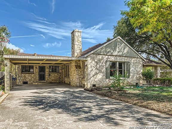 3rd image of 221 HERMINE BLVD