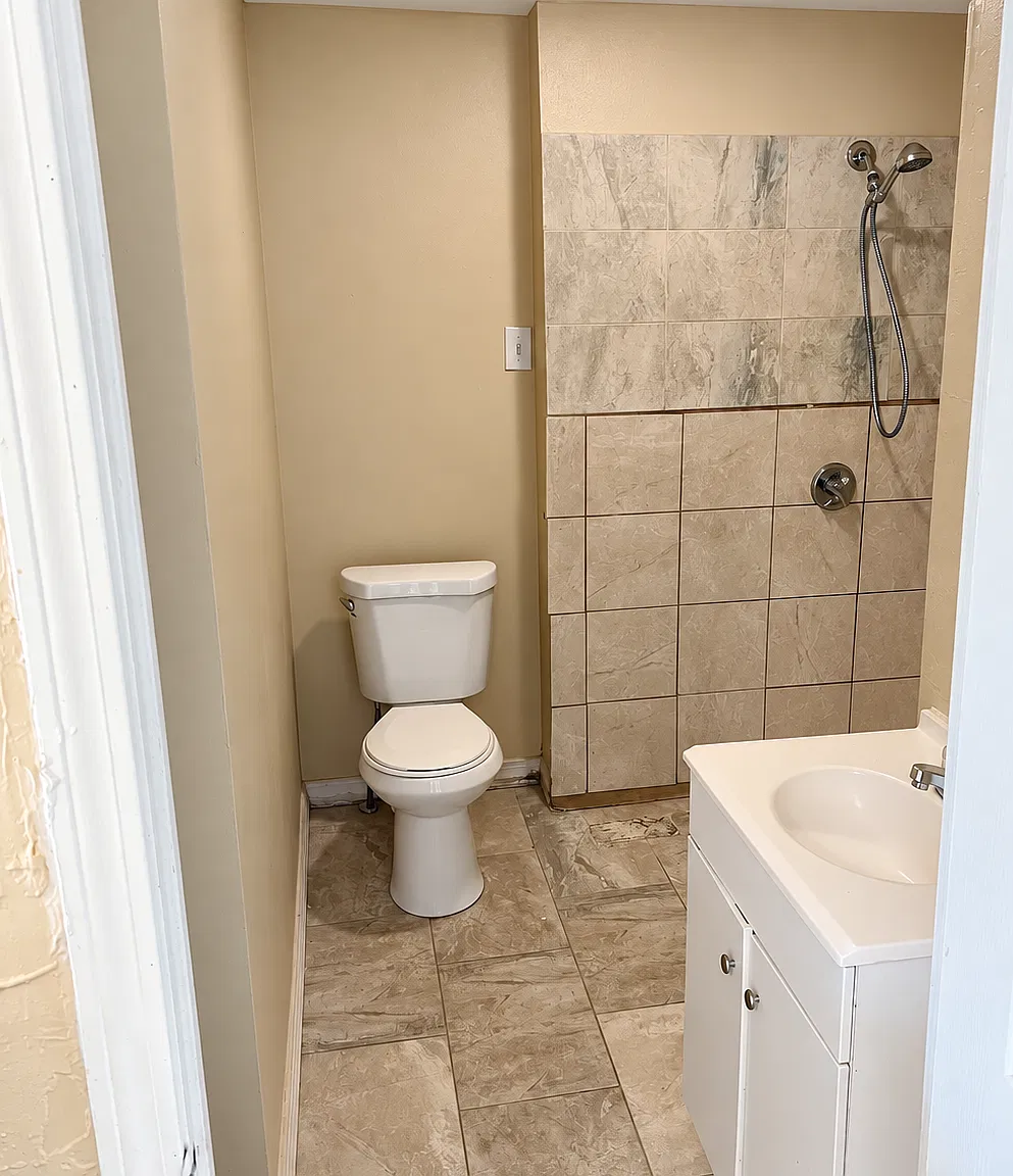 120 Austin St — Photo 4