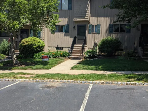 34 Indian Spring Ln, High Bridge, NJ 08829