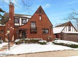 530 Elmore St, Park Ridge, IL 60068