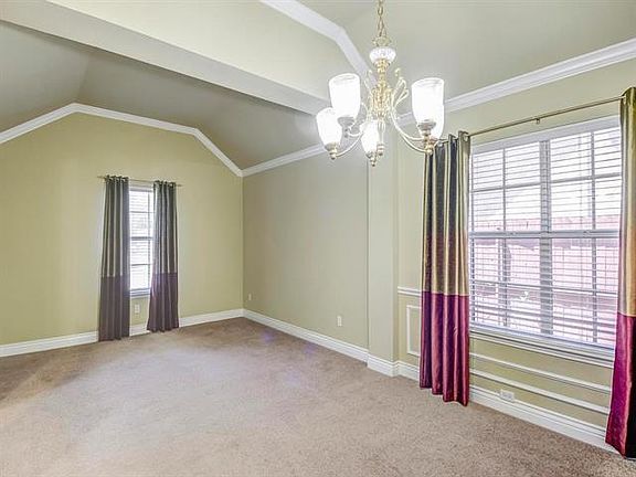 3rd image of 432 Willow Bend Dr