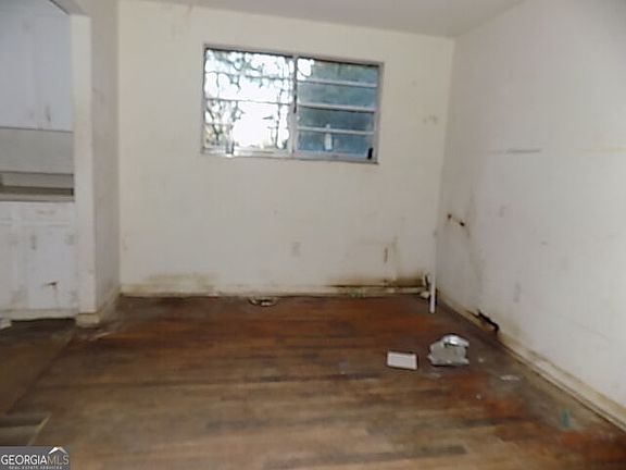 5th image of 210 Palomino Ln