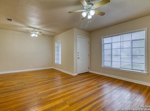 5th image of 3226 E Southcross Blvd