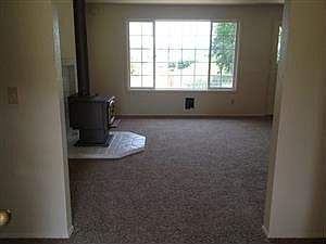2nd image of 606 NE 6th St