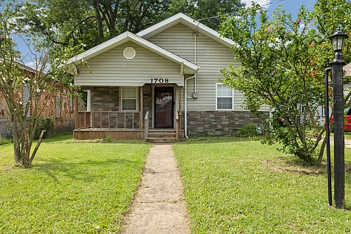 1708 W Lee St Photo 1 1708 W Lee St Photo 1