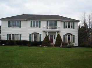 6369 Cloverleaf Cir, East Amherst, NY