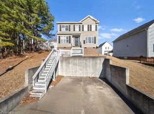 4720 Valley Stream Dr, Raleigh, NC 27616