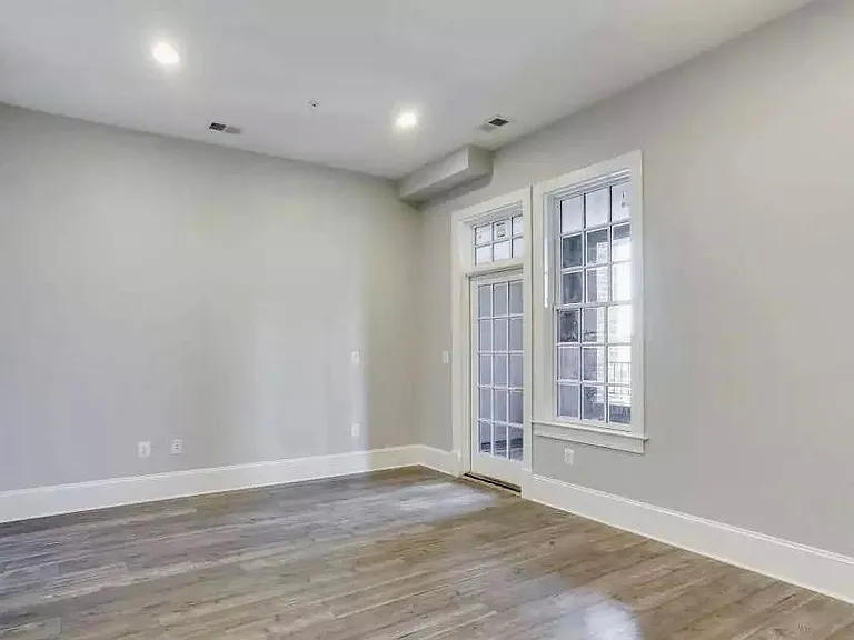 master bedroom- showing balcony door