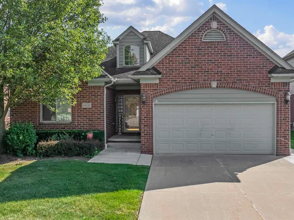 49639 Cranberry Creek Dr #55, Macomb, MI 48042