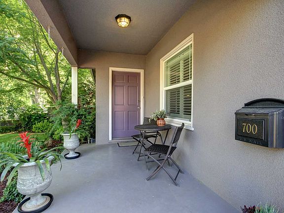 3rd image of 700 San Antonio Way