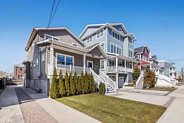 1st image of 423 Beach 130 St