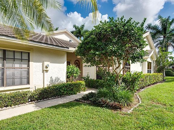 3rd image of 10985 Stafford Cir S