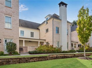 520 Clover Ct, Roswell, GA 30075