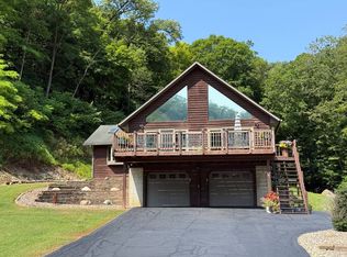 548 Highway 364 Rd, Harpers Ferry, IA 52146